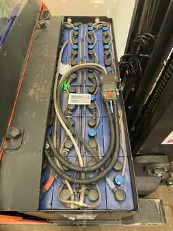 Chariots à mât rétractable 2017  BT RRE140H (5)