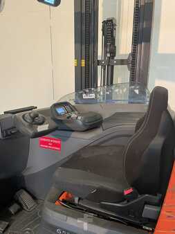 Chariots à mât rétractable 2017  BT RRE140H (4)