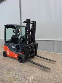 Chariots électriques à 4 roues 2017  Toyota 8FBM20T (8)