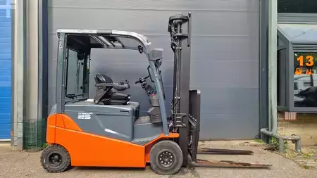 Eléctrico - 4 rodas 2016  Toyota 8FBM25T (1)