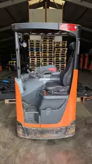 Reach Trucks 2022  Toyota RRE200HE (2)