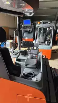 Chariots à mât rétractable 2023  Toyota RRE140HE (5)