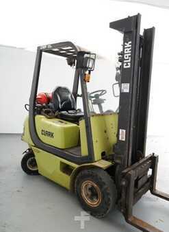 Konténerszállítók 2003  Clark CMP15L (1)