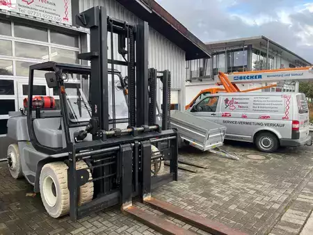 Gázüzemű targoncák 2008  Clark CMP75SL (1)