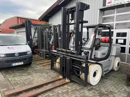 Gázüzemű targoncák 2008  Clark CMP75SL (2)