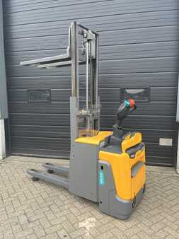 Jungheinrich ERD220 2x on stock