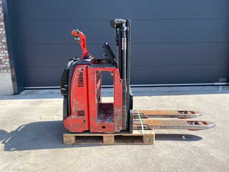 Stackers Stand-on 2019  Linde D12AP (1)