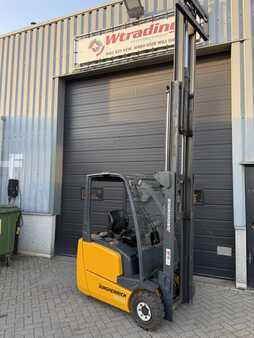 Eléctrica de 3 ruedas 2005  Jungheinrich EFG215 (3)