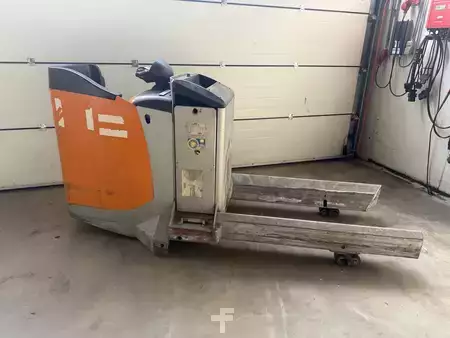 Electric Pallet Trucks 2019  Still EXU-S24 Rollen aufnahme (6)