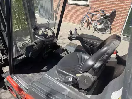 Electric - 4 wheels 2000  Linde E30-02 (2)