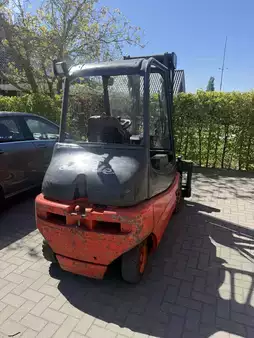 Electric - 4 wheels 2000  Linde E30-02 (4)