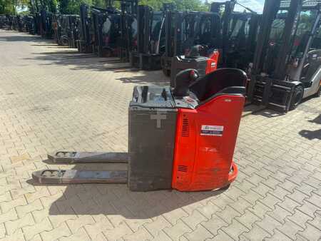 VZV s plošinou pro řidiče 2012  Linde T 20 SP (7)