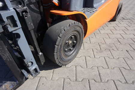El Truck - 4-hjul 2017  Toyota 8FBM16T - 2017er (10)