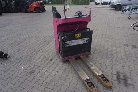 Pallet Trucks Sit-Down 2019  Linde T 20 R (5)