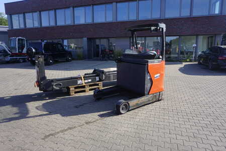 Carretilla retráctil 2018  Linde R 14HD-01 - 9.755mm (1)