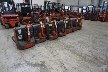 Chariots porte-conteneurs 2009  Linde T 18 Paket 7 Stück 2999 € (1)