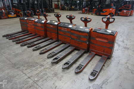 Chariots porte-conteneurs 2009  Linde T 18 Paket 7 Stück 2999 € (3)