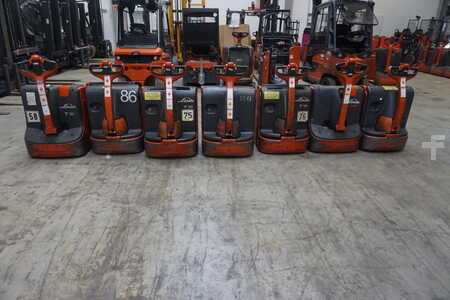 Chariots porte-conteneurs 2009  Linde T 18 Paket 7 Stück 2999 € (5)