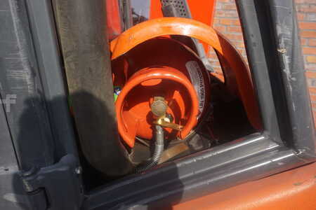 Carretilla elevadora GLP 2014  Linde H 30T-02 - Triplex (5)