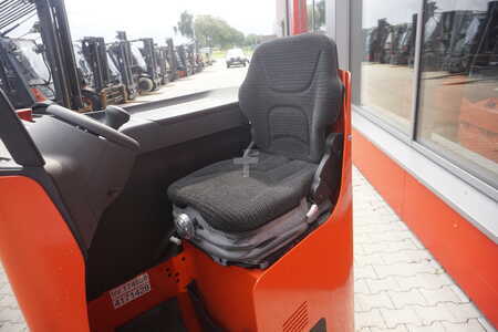 Porta-paletes elétrico com assento 2018  Linde T 25R+ - Nur 223 Stunden (6)