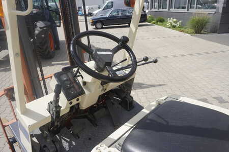 Empilhador a gás 1992  Nissan A 15U - Nur 3.284 Stunden (11)
