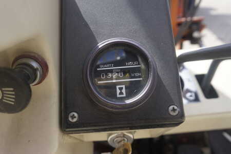 Empilhador a gás 1992  Nissan A 15U - Nur 3.284 Stunden (9)