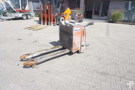 Niederhubwagen 2007  Linde T 20AP (1)