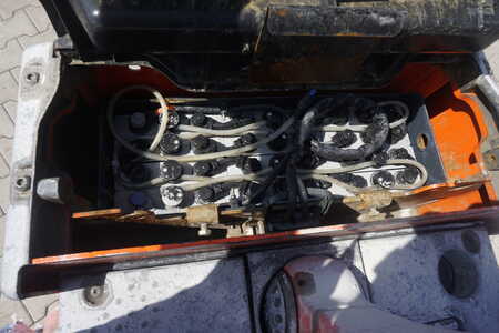 Niederhubwagen 2007  Linde T 20AP (5)