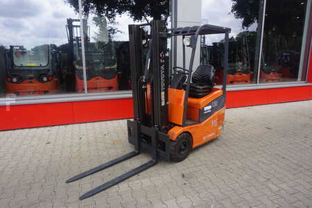 3-wiel elektrische heftrucks 2010  Toyota 7BEST13 - Triplex (1)