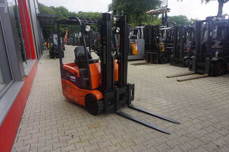 3-wiel elektrische heftrucks 2010  Toyota 7BEST13 - Triplex (10)