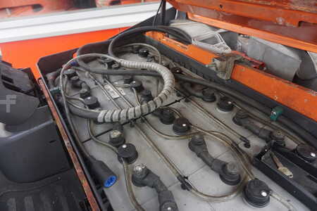 3-wiel elektrische heftrucks 2010  Toyota 7BEST13 - Triplex (9)
