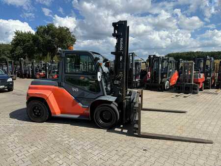 Dieseltrukki 2015  Toyota 40-8-FD 70 N (3)