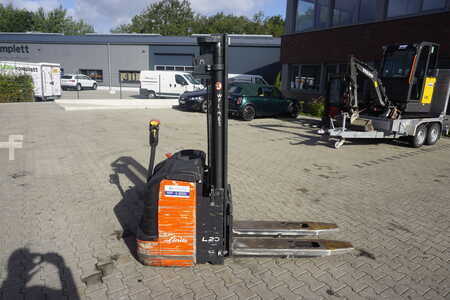 Wózek wysokiego podnoszenia 2011  Linde L 20 I (4)