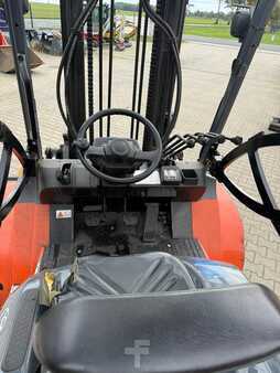 Nestekaasutrukki 2011  Toyota 02-7 FG 35 (3)