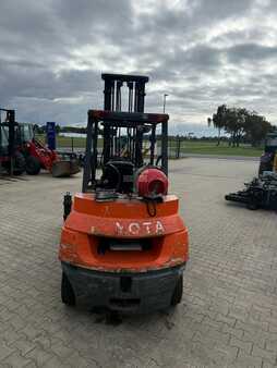 Nestekaasutrukki 2011  Toyota 02-7 FG 35 (5)