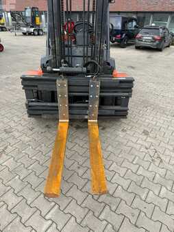 Nestekaasutrukki 2011  Toyota 02-7 FG 35 (7)