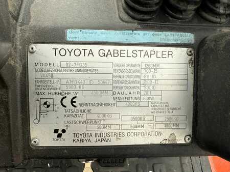 Nestekaasutrukki 2011  Toyota 02-7 FG 35 (8)