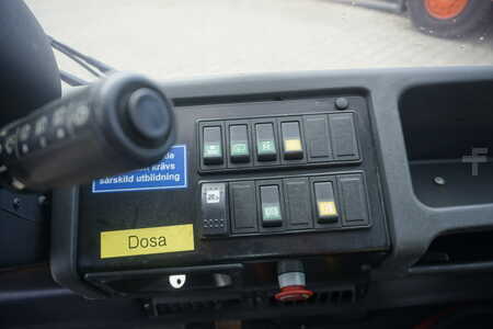 Wózki kontenerowe - Linde P 250 - Schlepper (3)