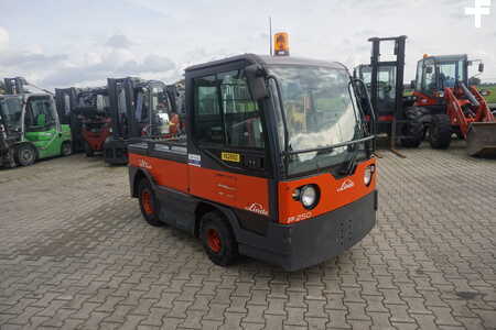Wózki kontenerowe - Linde P 250 - Schlepper (4)