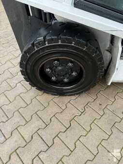 Containerhanterare  Unicarriers 3,2 Tonner - Nur 2350 Stunden (10)