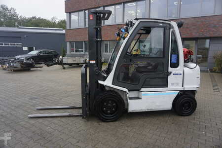 Chariots porte-conteneurs 2016  Unicarriers 3,2 Tonner - Nur 1.955 Stunden (1)