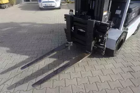 Elektro čtyřkolový VZV 2018  Unicarriers G1Q2L30Q - Triplex - 827 Stunden (12)