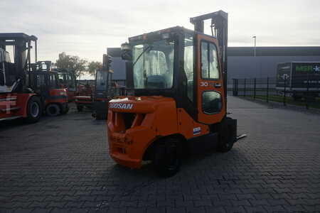 Dieseltrukki 2015  Doosan D 30S-7 - Dieselstapler (2)