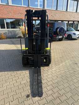 Dieselový VZV 2024  Clark GTS 30  D (2)