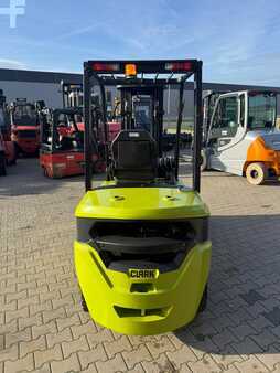 Dieselový VZV 2024  Clark GTS 30  D (4)