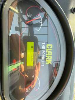 Dieselový VZV 2024  Clark GTS 25 D (2)