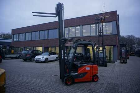 Elektromos 4 kerekű 2020  Linde E 18PH-02 - 4.895 Stunden (11)