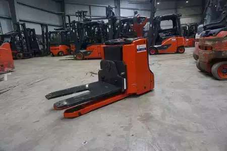 Lavtløftende truck 2017  Linde T 20 - Batteriewechselwagen - Nur 73 Stunden (1)