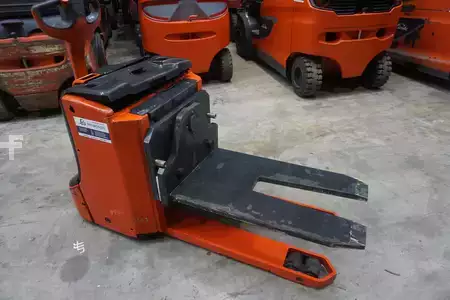 Lavtløftende truck 2017  Linde T 20 - Batteriewechselwagen - Nur 73 Stunden (8)