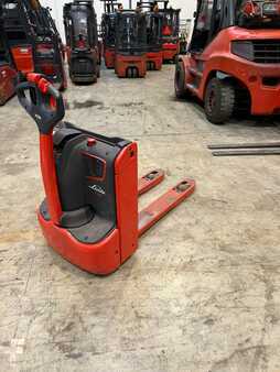 Transpallet elettrici 2023  Linde T 14 ION (1)